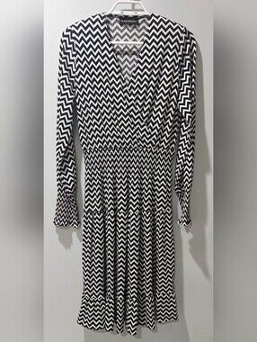 NWOT Bendigo Impressions Women's Chevron Midi Dress with Ruffled Cuffs Size S